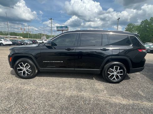 Used 2025 Jeep Grand Cherokee L Limited image 6