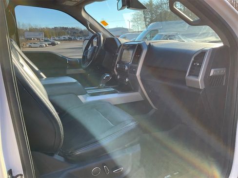 Used 2017 Ford F150 Lariat w/ Equipment Group 502A Luxury image 11