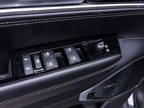 Used 2022 Jeep Wagoneer Series III w/ Premium Group I RWD image 18