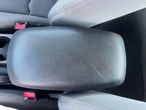 Used 2012 Hyundai Elantra GLS FWD image 27