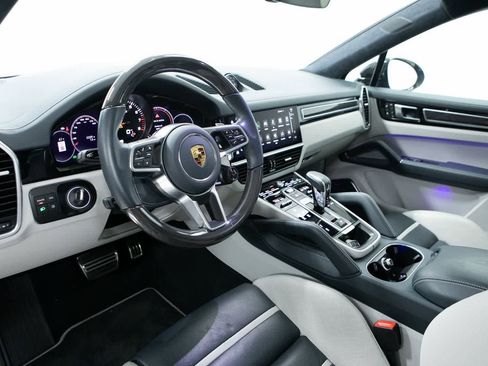 Certified 2023 Porsche Cayenne GTS image 4