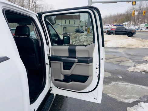 Used 2015 Ford F150 XLT w/ Trailer Tow Package image 21