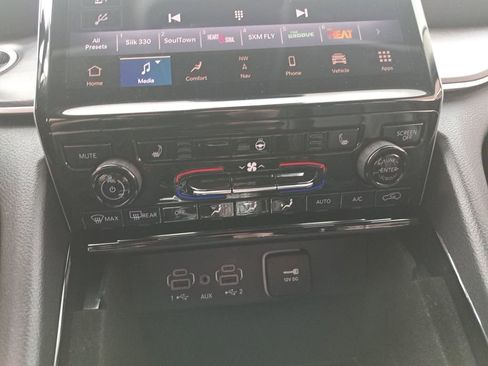 Certified 2022 Jeep Grand Cherokee L Limited AWD/4WD image 24