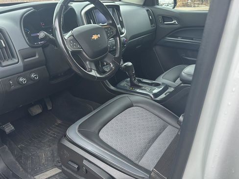 Used 2019 Chevrolet Colorado Z71 image 12