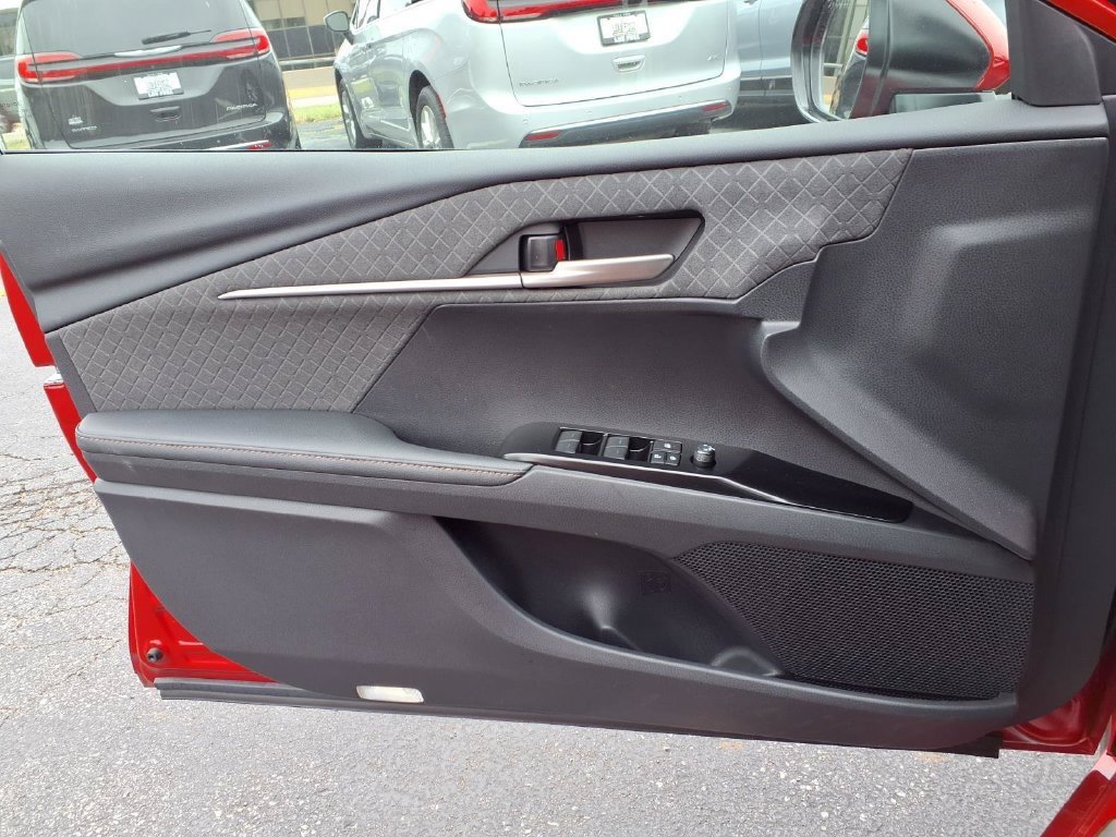 Used 2026 Toyota Camry XLE FWD image 25