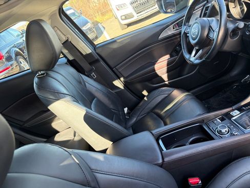 Used 2018 MAZDA MAZDA3 Touring image 32