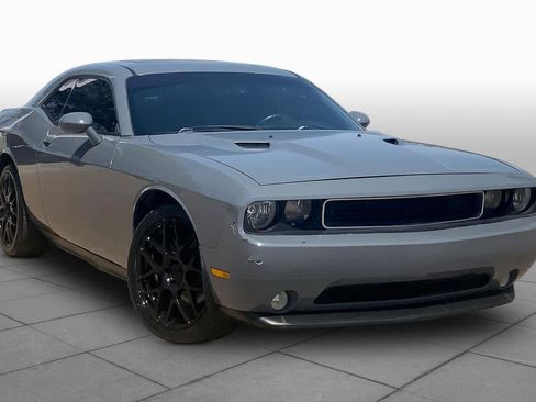 Used 2012 Dodge Challenger SXT Plus RWD image 2