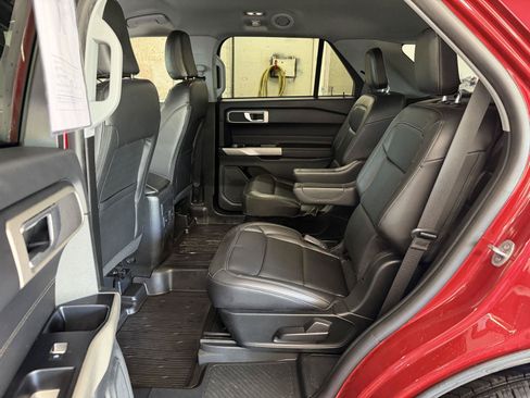 Used 2023 Ford Explorer XLT w/ Equipment Group 202A AWD/4WD image 24