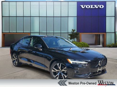 Certified 2024 Volvo S60 B5 Core FWD image 1