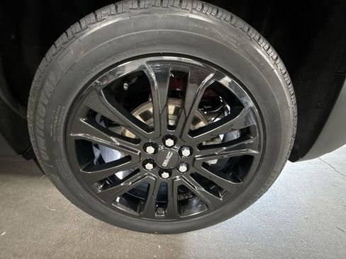 Used 2023 GMC Acadia SLE w/ Driver Convenience Package AWD/4WD image 4