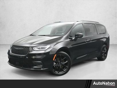 Used 2025 Chrysler Pacifica Limited