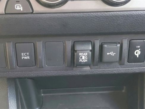 Used 2020 Toyota Tacoma TRD Sport image 53