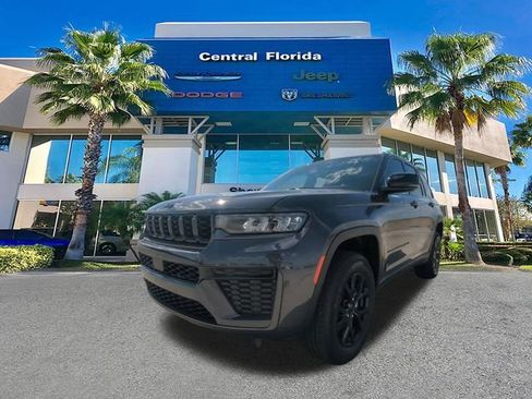 New 2026 Jeep Grand Cherokee Altitude image 9