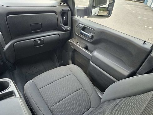 Used 2022 Chevrolet Silverado 2500 Custom w/ Custom Convenience Package AWD/4WD image 15