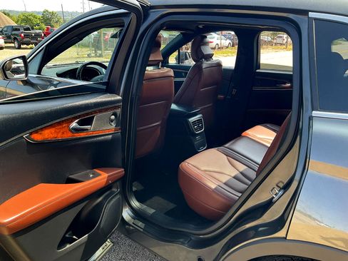 Used 2018 Lincoln MKX Reserve w/ Lincoln MKX Climate Package image 18