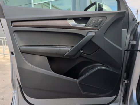 Used 2023 Audi Q5 2.0T Premium w/ Convenience Package image 14