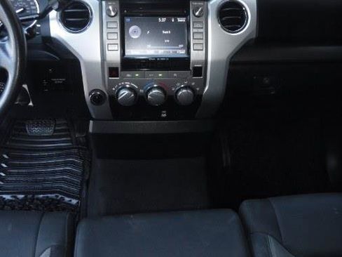 Used 2017 Toyota Tundra SR5 AWD/4WD image 7