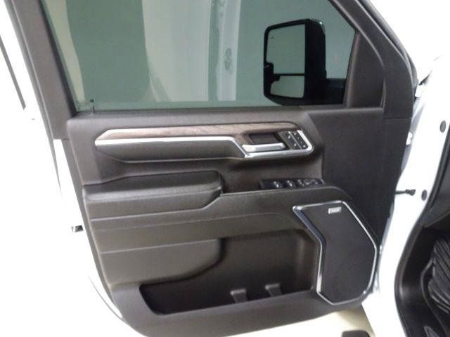 Used 2024 Chevrolet Silverado 2500 LTZ w/ LTZ Convenience Package AWD/4WD image 25