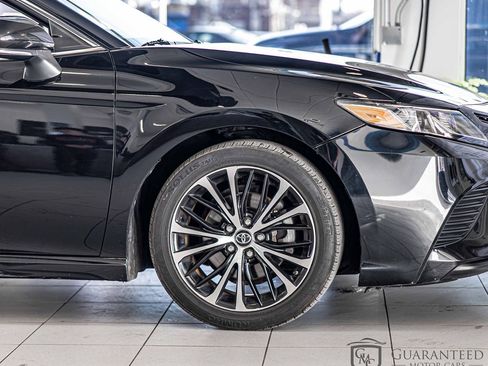 Used 2018 Toyota Camry SE w/ Audio Package image 11