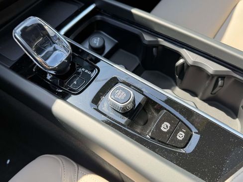 New 2026 Volvo XC60 B5 Core w/ Climate Package AWD/4WD image 6