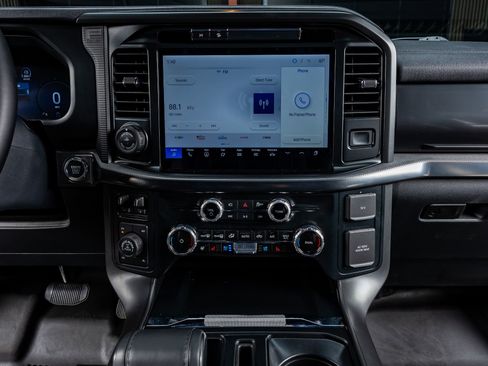 Used 2025 Ford F150 Lariat w/ Equipment Group 502A High image 24