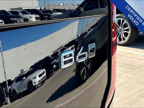 Certified 2025 Volvo XC90 B6 Plus image 42