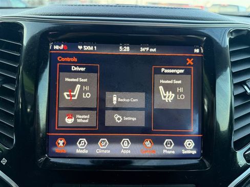 Used 2019 Jeep Cherokee Limited AWD/4WD image 26