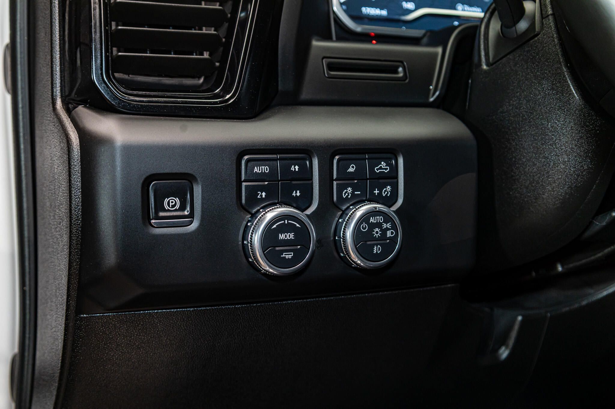 Used 2024 GMC Sierra 2500 AT4 w/ AT4 Premium Plus Package AWD/4WD image 20