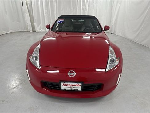 Used 2017 Nissan 370Z Touring image 8