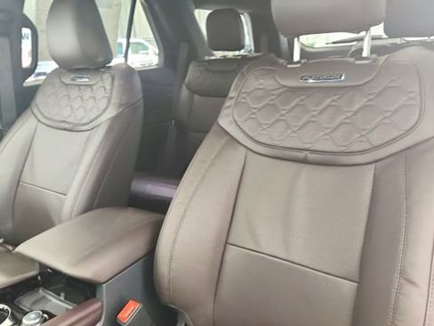 New 2026 Ford Explorer Platinum w/ LUX Leather Package image 9