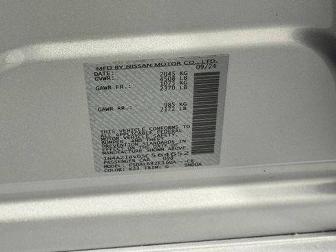 Used 2025 Nissan Leaf S image 38