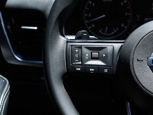 Used 2021 Nissan Rogue SV FWD image 22