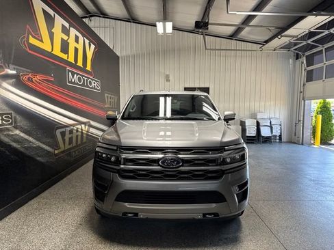 Used 2024 Ford Expedition Platinum AWD/4WD image 35