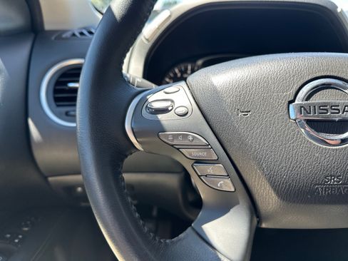 Used 2018 Nissan Pathfinder SV FWD image 32