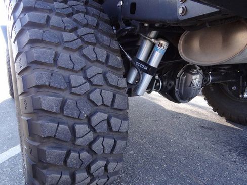 Used 2015 Jeep Wrangler Unlimited Rubicon w/ Connectivity Group image 40