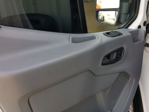Used 2017 Ford Transit 150 XLT image 24