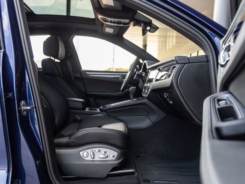 Certified 2026 Porsche Macan AWD/4WD image 44
