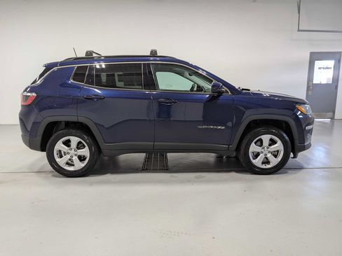 Used 2020 Jeep Compass Latitude w/ Cold Weather Group AWD/4WD image 7