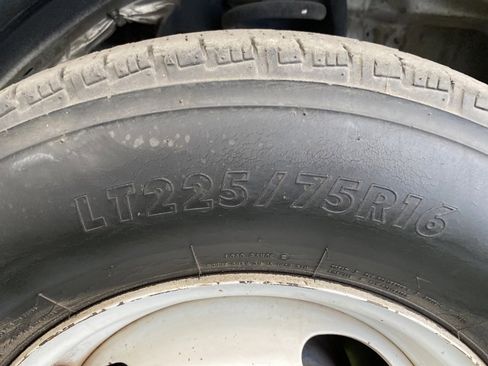 Used 2012 Ford E-450 and Econoline 450 Super Duty w/ Shuttle Bus Prep Pkg image 31