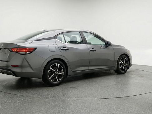 Used 2025 Nissan Sentra SV FWD image 9
