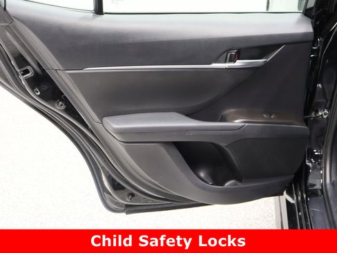 Used 2023 Toyota Camry SE image 24