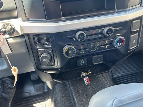 New 2025 Ford F550 4x4 Supercab Super Duty image 39