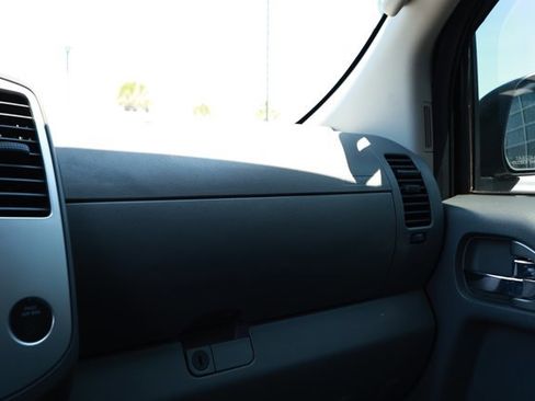 Used 2018 Nissan Frontier SV RWD image 21