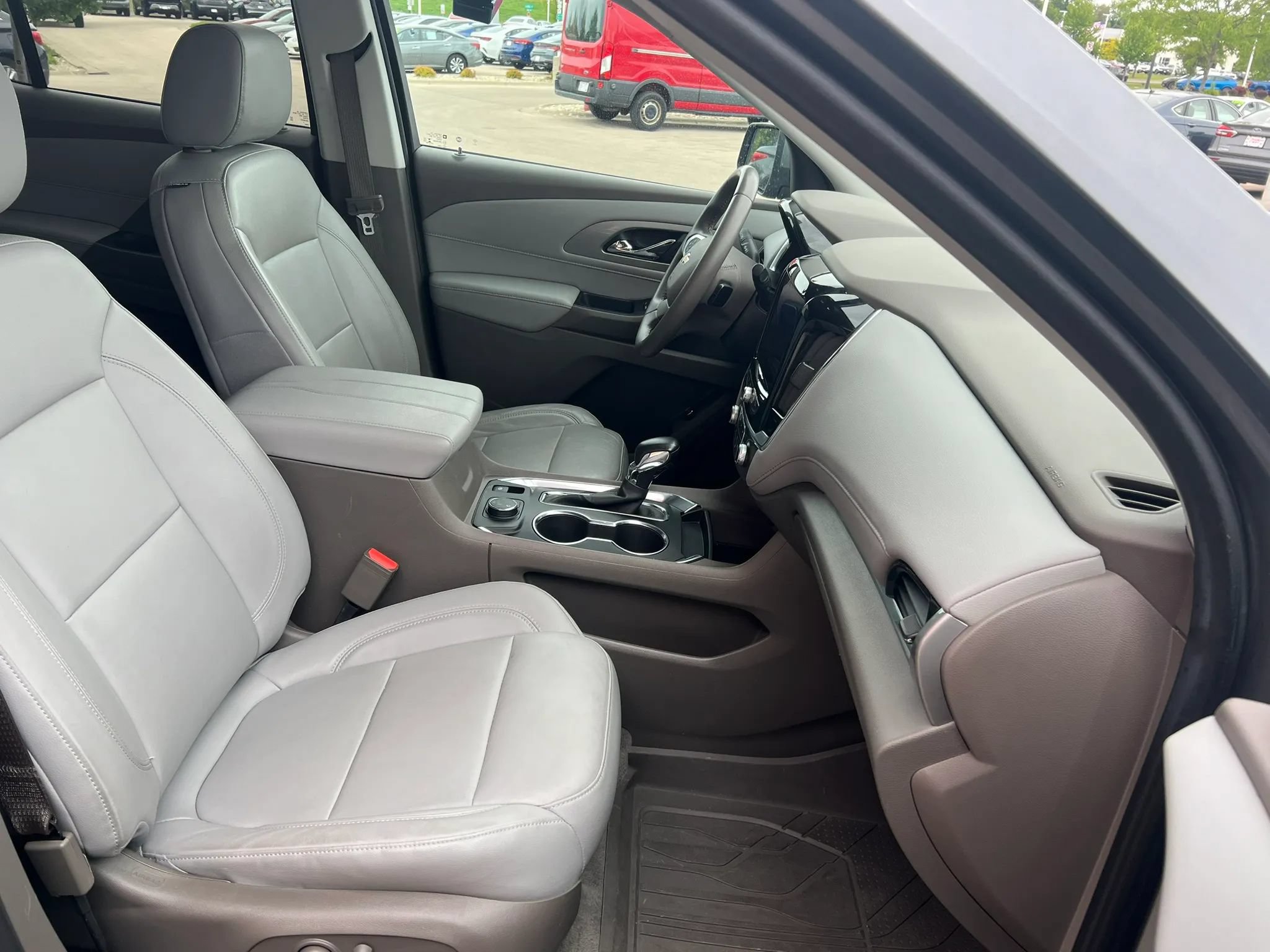Used 2021 Chevrolet Traverse LT w/ LPO, Floor Liner Package AWD/4WD image 8