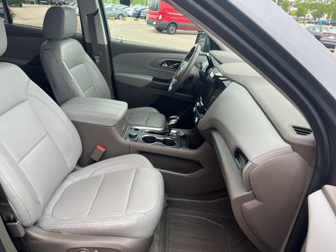 Used 2021 Chevrolet Traverse LT w/ LPO, Floor Liner Package AWD/4WD image 8