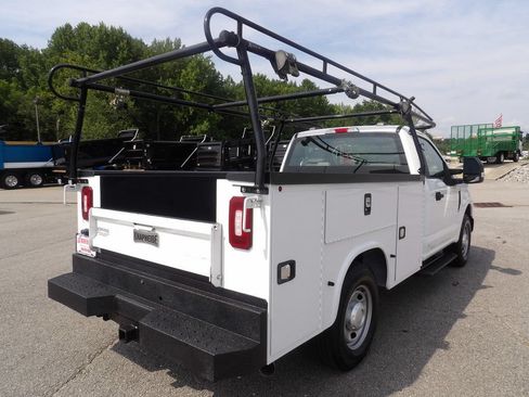 Used 2022 Ford F350 XL w/ Power Equipment Group RWD image 7