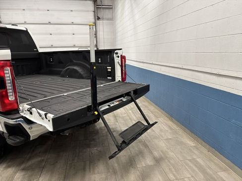Used 2024 Ford F250 King Ranch image 18