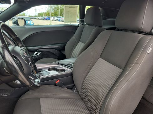 Used 2023 Dodge Challenger SXT w/ Blacktop Package image 22