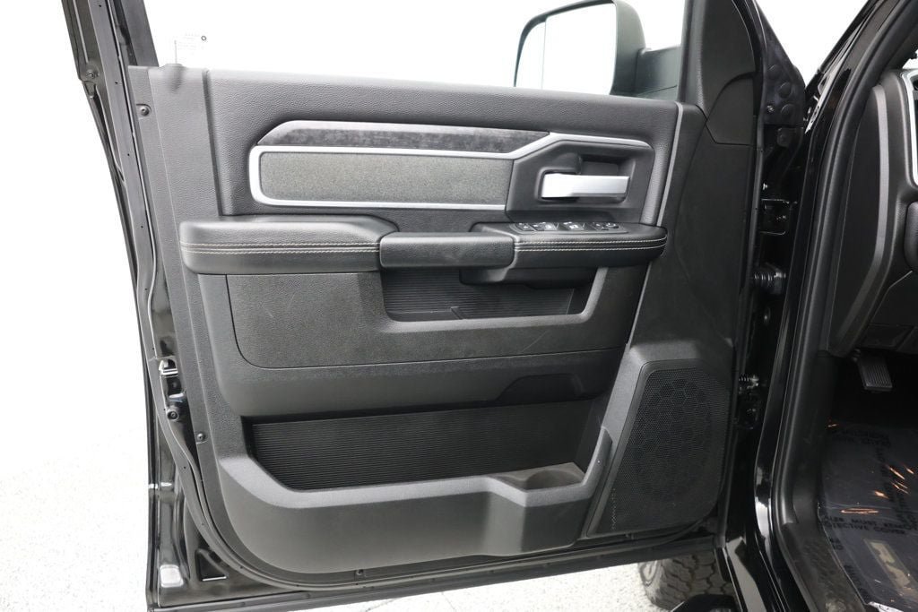 Used 2022 RAM 2500 Lone Star w/ Night Edition AWD/4WD image 7