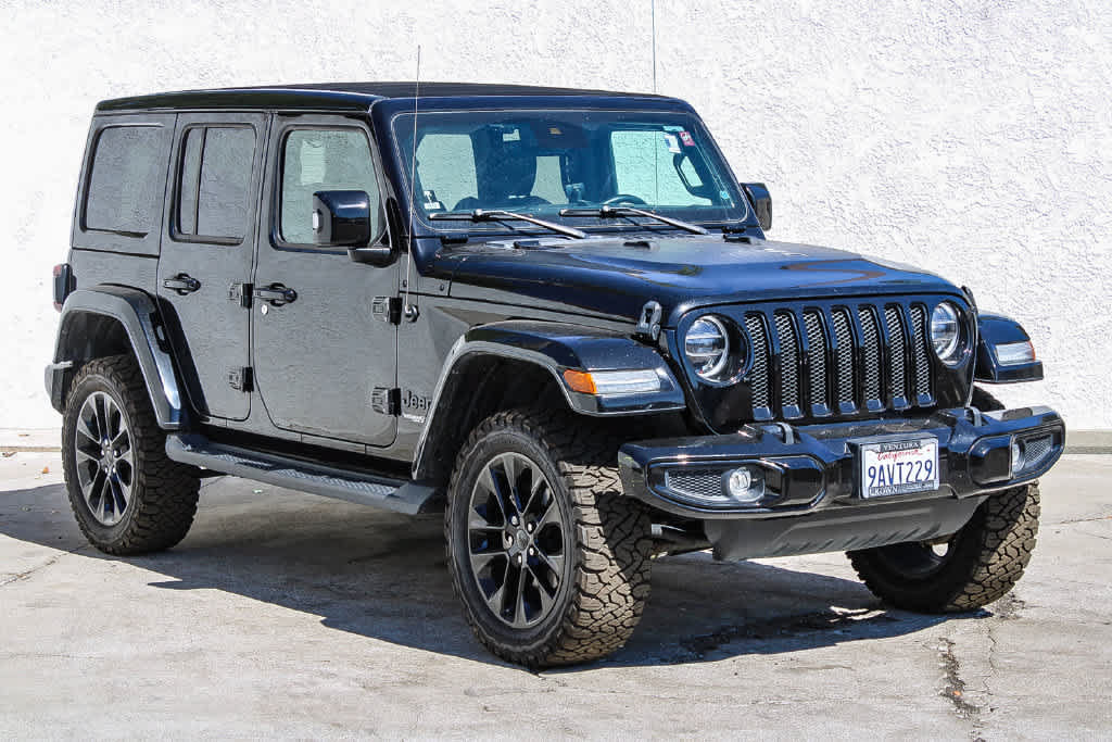 Used 2022 Jeep Wrangler Unlimited Sahara AWD/4WD image 3